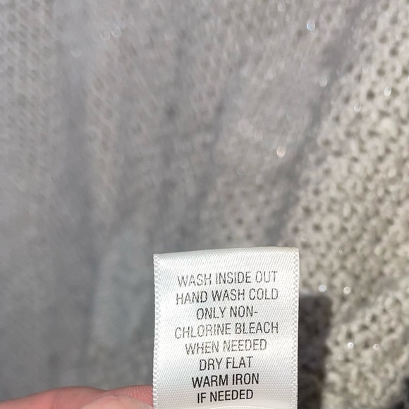 ELLE Cream Colored Crew Neck Sweater with Metallic Threads Woven Throughout M - Picture 6 of 6